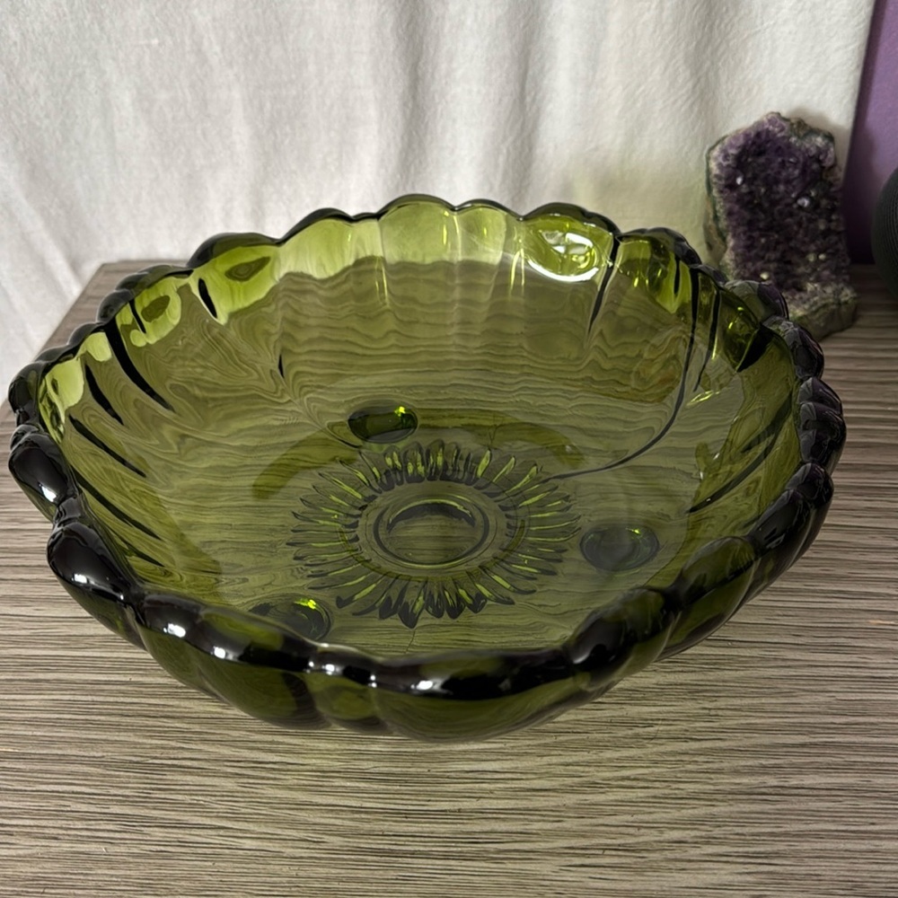 Vintage Indiana green footed bowl​ - Picture 2 of 5